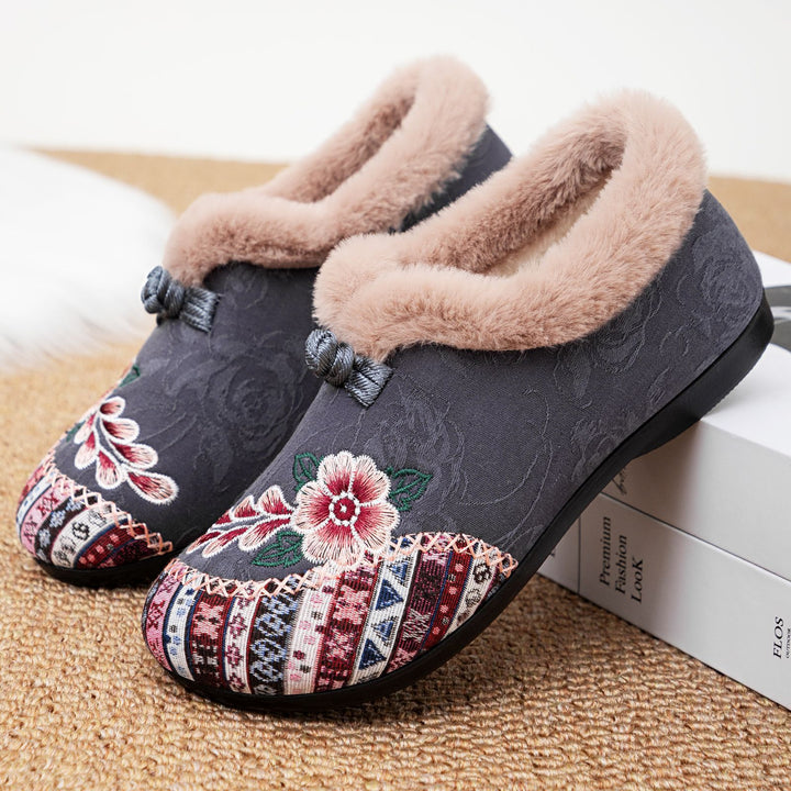 Fleurine | Cozy Shoes with Floral Embroidery and Plush Lining