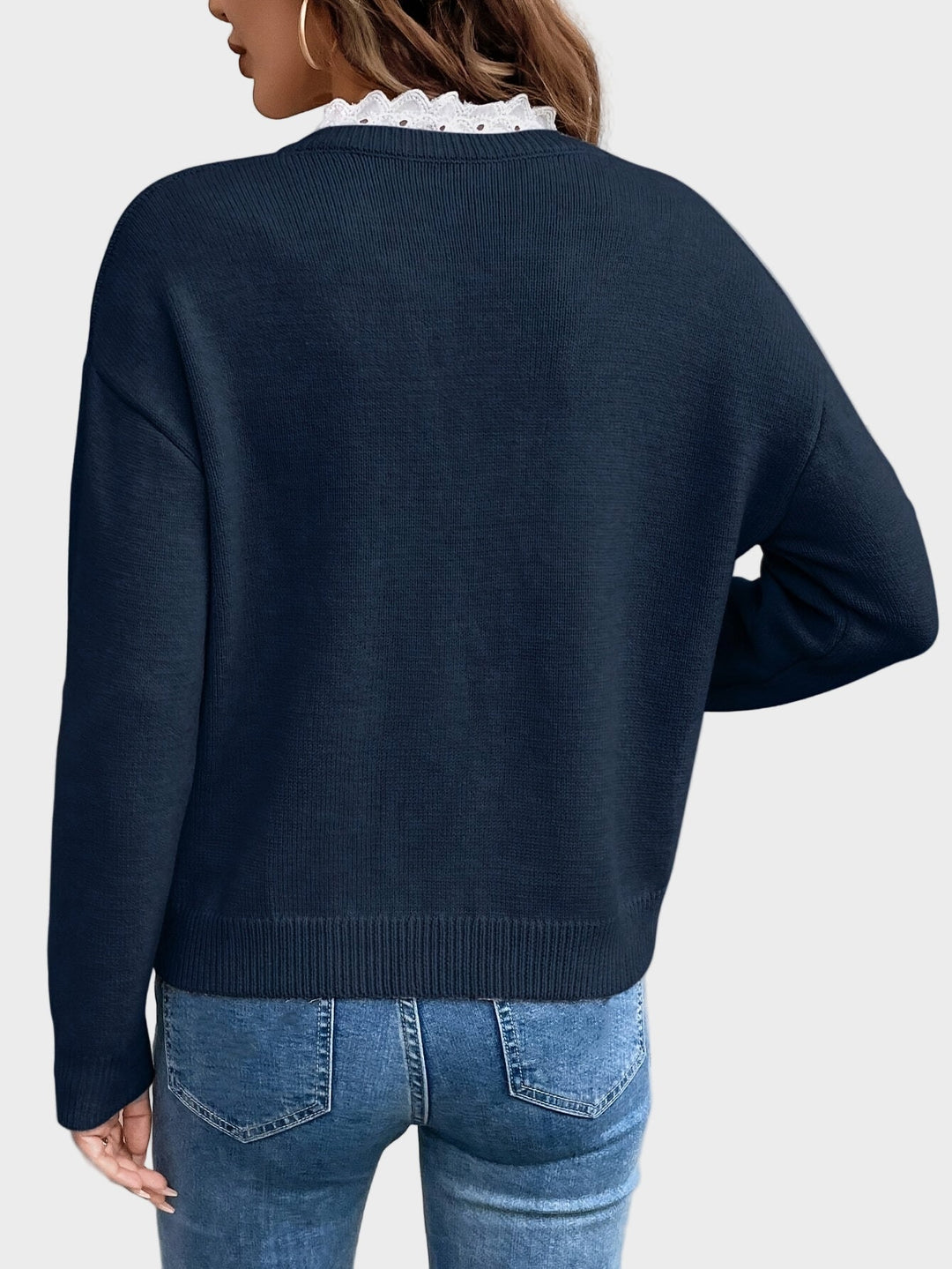 Liora - Blouse with V-neckline and lace decoration