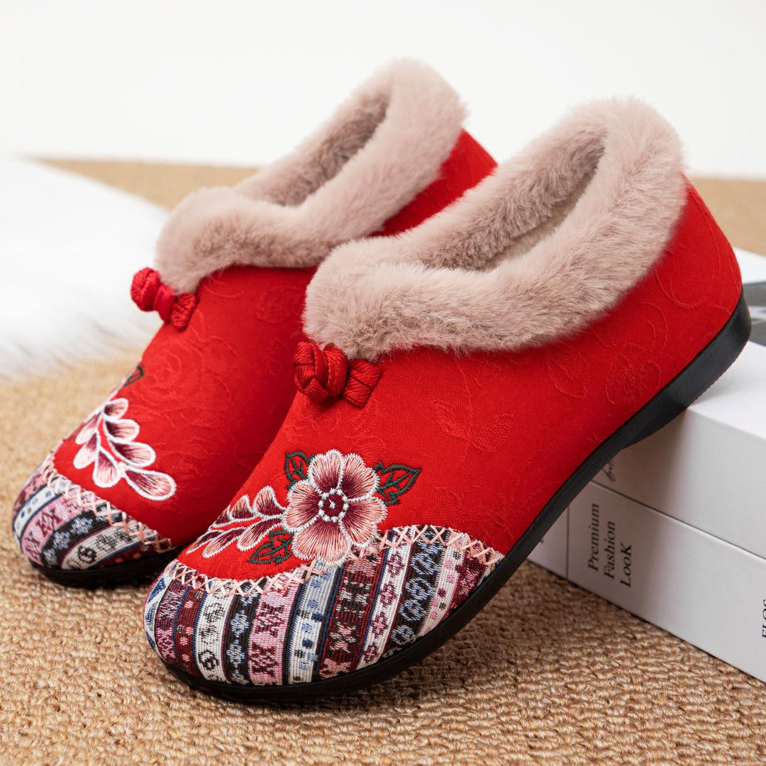 Fleurine | Cozy Shoes with Floral Embroidery and Plush Lining