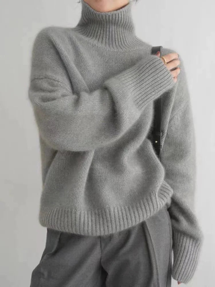 Risa™  | Chic Warm Turtleneck