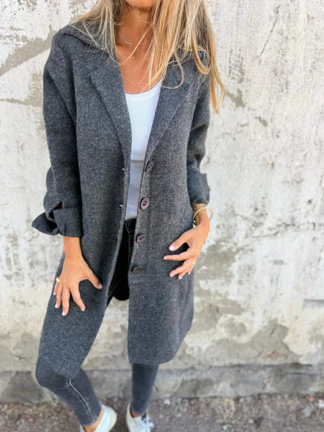 Nika - Chic Minimalist Coat